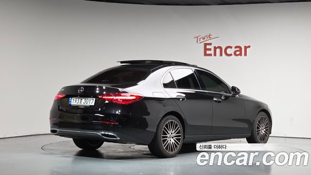 Mercedes-Benz C-Class 2023 — photo 2
