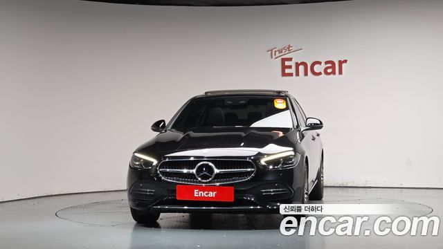 Mercedes-Benz C-Class 2023 — photo 3