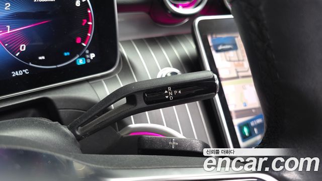 Mercedes-Benz C-Class 2023 — photo 12