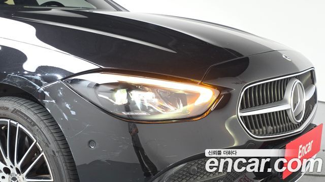 Mercedes-Benz C-Class 2023 — photo 8