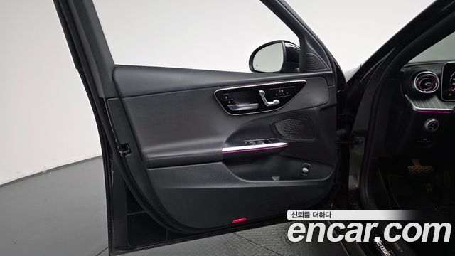 Mercedes-Benz C-Class 2023 — photo 14