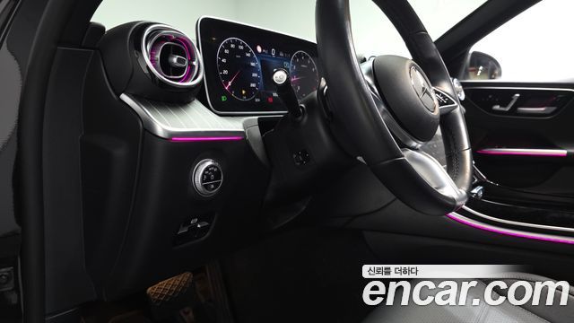 Mercedes-Benz C-Class 2023 — photo 29