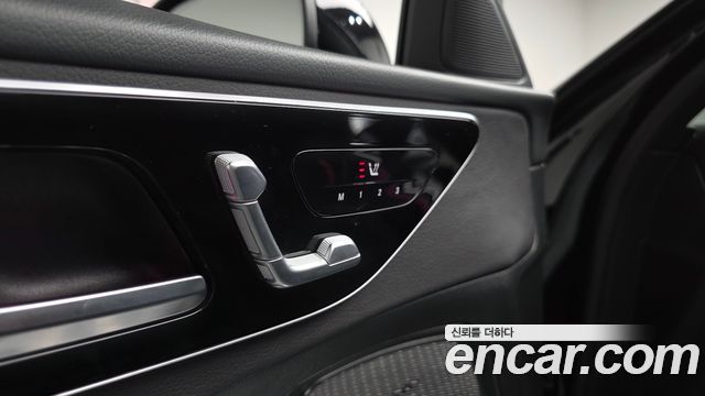 Mercedes-Benz C-Class 2023 — photo 33