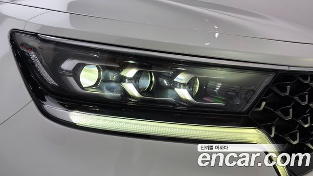 Kia Sorento 2023 — photo 8