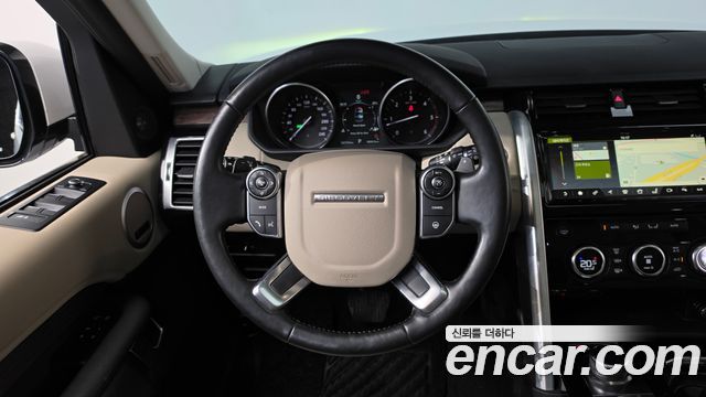 Land Rover Discovery 2017 — photo 20