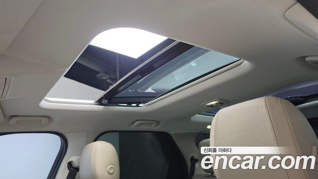 Land Rover Discovery 2017 — photo 25