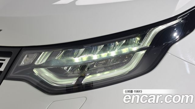 Land Rover Discovery 2017 — photo 8