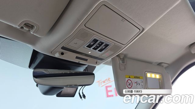 Land Rover Discovery 2017 — photo 29