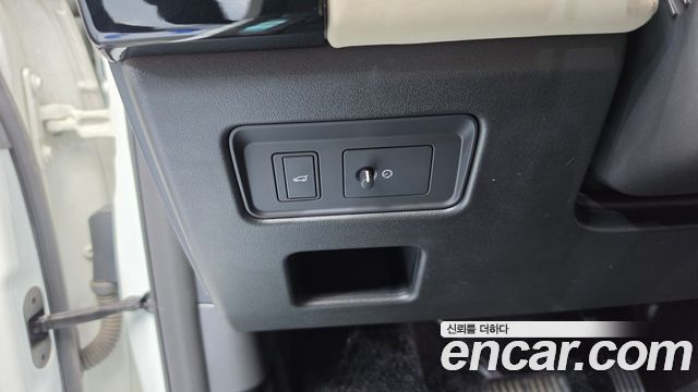 Land Rover Discovery 2017 — photo 39