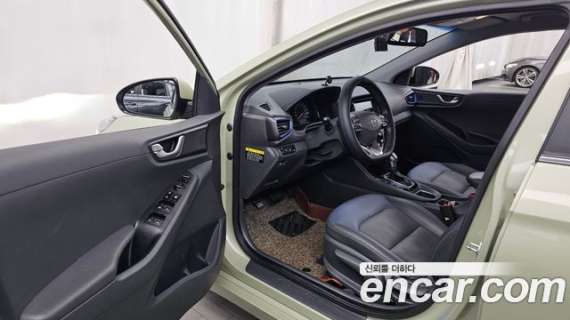 Hyundai Ioniq 2016 — photo 13