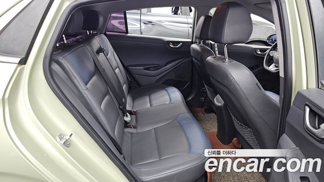 Hyundai Ioniq 2016 — photo 18