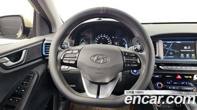 Hyundai Ioniq 2016 — photo 19