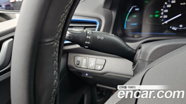 Hyundai Ioniq 2016 — photo 21