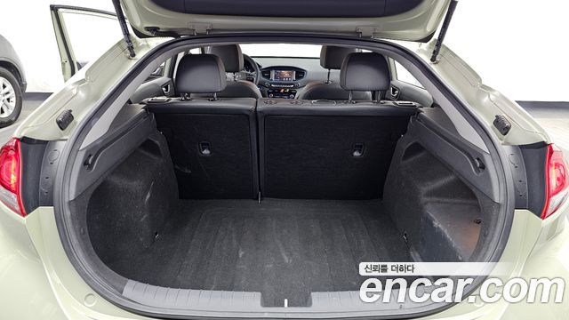 Hyundai Ioniq 2016 — photo 26
