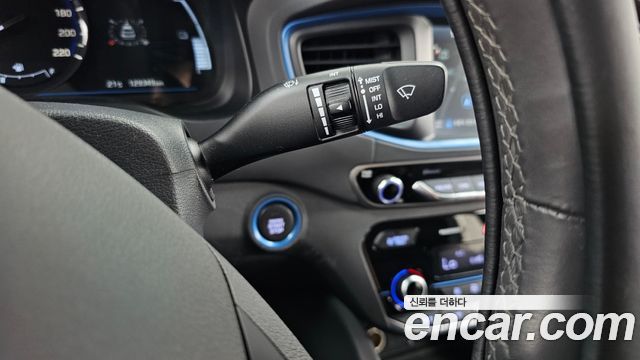 Hyundai Ioniq 2016 — photo 29