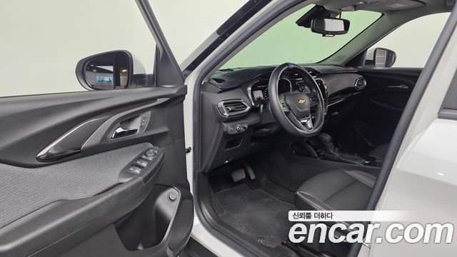 Chevrolet Korea Trailblazer 2022 — photo 13