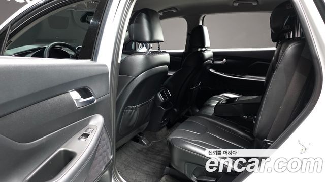 Hyundai Santafe 2019 — photo 11