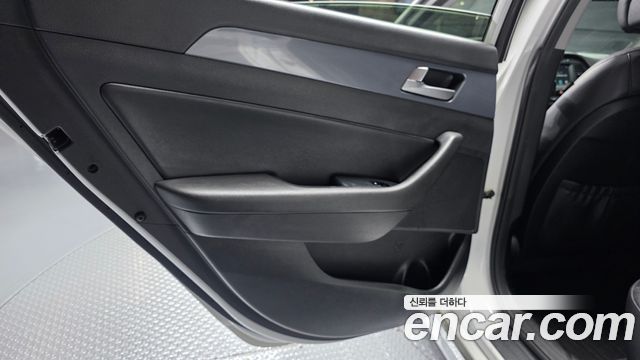 Hyundai Sonata 2017 — photo 15