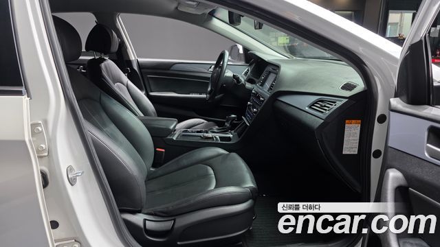 Hyundai Sonata 2017 — photo 16