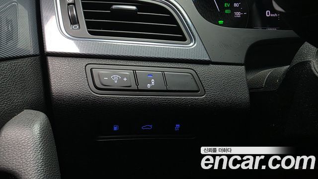 Hyundai Sonata 2017 — photo 27