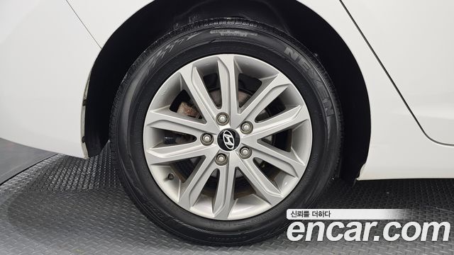 Hyundai AVANTE 2015 — photo 5