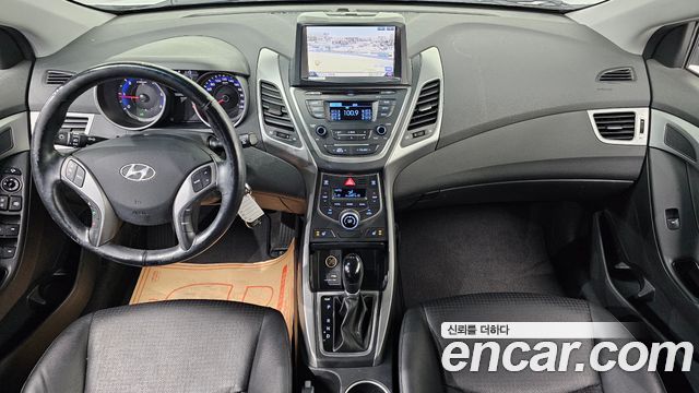 Hyundai AVANTE 2015 — photo 10