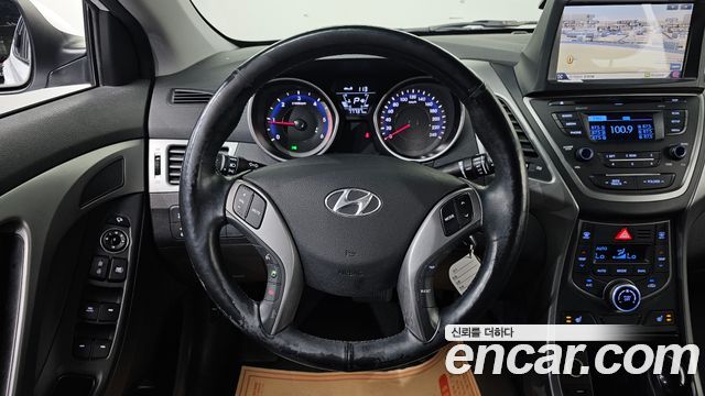 Hyundai AVANTE 2015 — photo 19