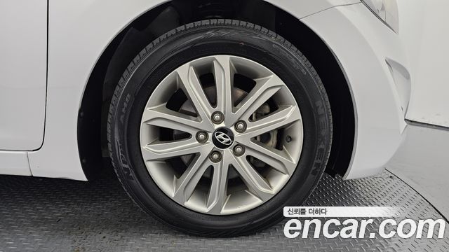 Hyundai AVANTE 2015 — photo 7