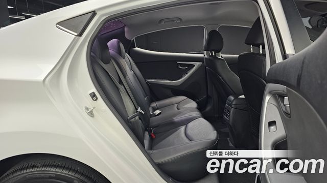 Hyundai AVANTE 2015 — photo 27