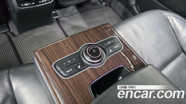 Kia K7 2015 — photo 19