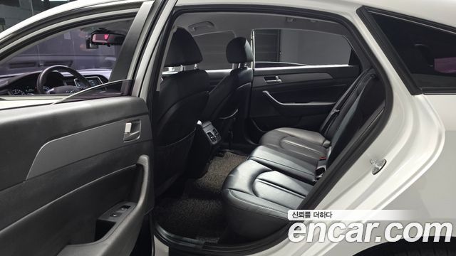 Hyundai Sonata 2019 — photo 17