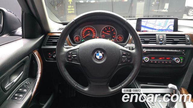 BMW 3-Series 2012 — photo 13