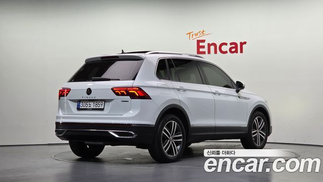 Volkswagen Tiguan 2023 — photo 2