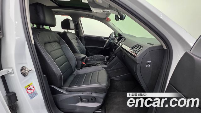 Volkswagen Tiguan 2023 — photo 10