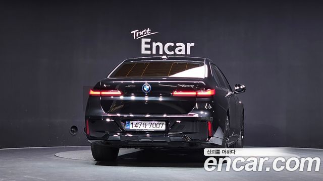 BMW 7-Series 2023 — photo 4