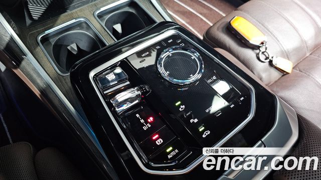 BMW 7-Series 2023 — photo 12