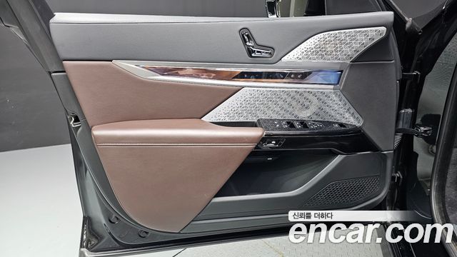 BMW 7-Series 2023 — photo 14