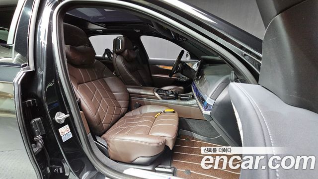 BMW 7-Series 2023 — photo 16