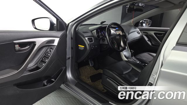 Hyundai AVANTE 2014 — photo 10