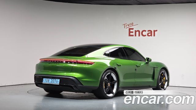 Porsche Taycan 2021 — photo 2