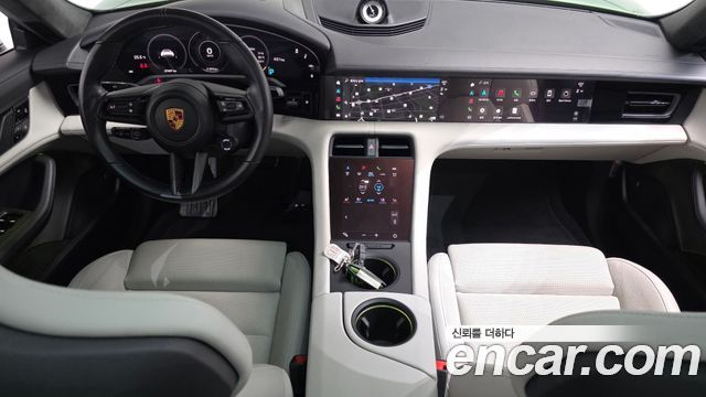 Porsche Taycan 2021 — photo 10