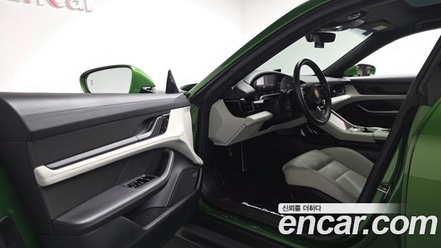 Porsche Taycan 2021 — photo 13