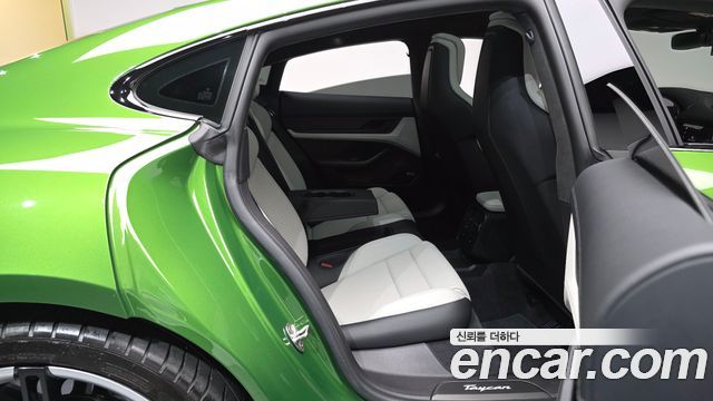 Porsche Taycan 2021 — photo 17
