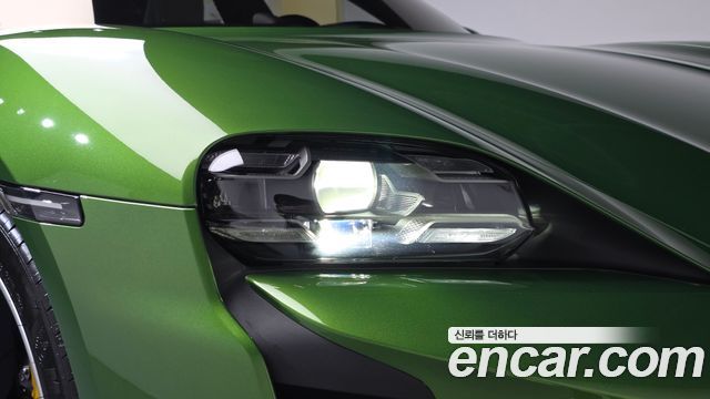 Porsche Taycan 2021 — photo 8