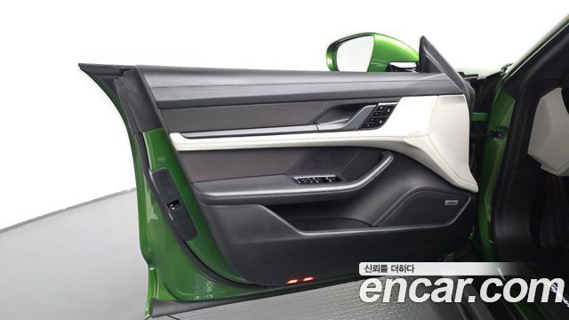 Porsche Taycan 2021 — photo 14