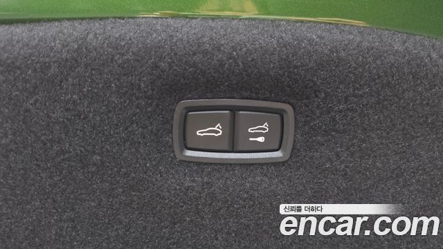 Porsche Taycan 2021 — photo 27