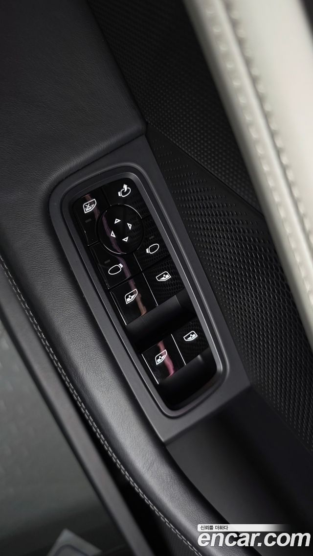 Porsche Taycan 2021 — photo 34