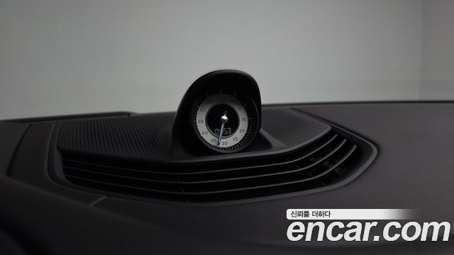 Porsche Taycan 2021 — photo 36