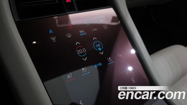 Porsche Taycan 2021 — photo 37