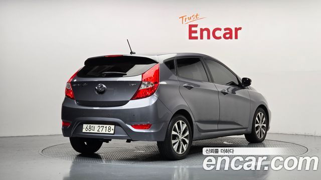 Hyundai Accent 2015 — photo 2